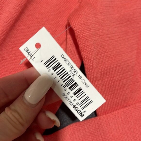 Amazon Essentials Womens Lightweight V-Neck Sweater - Picture 4 of 6